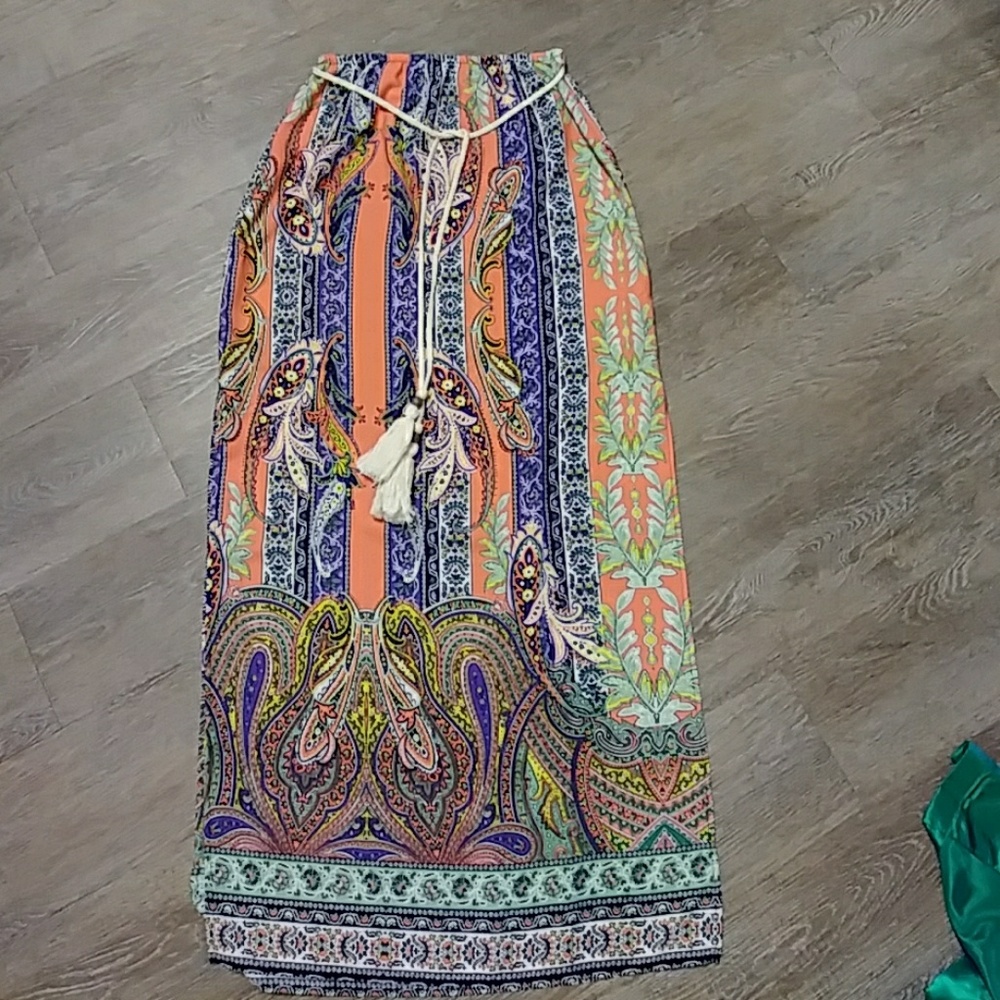 Vestique Maxi Skirt